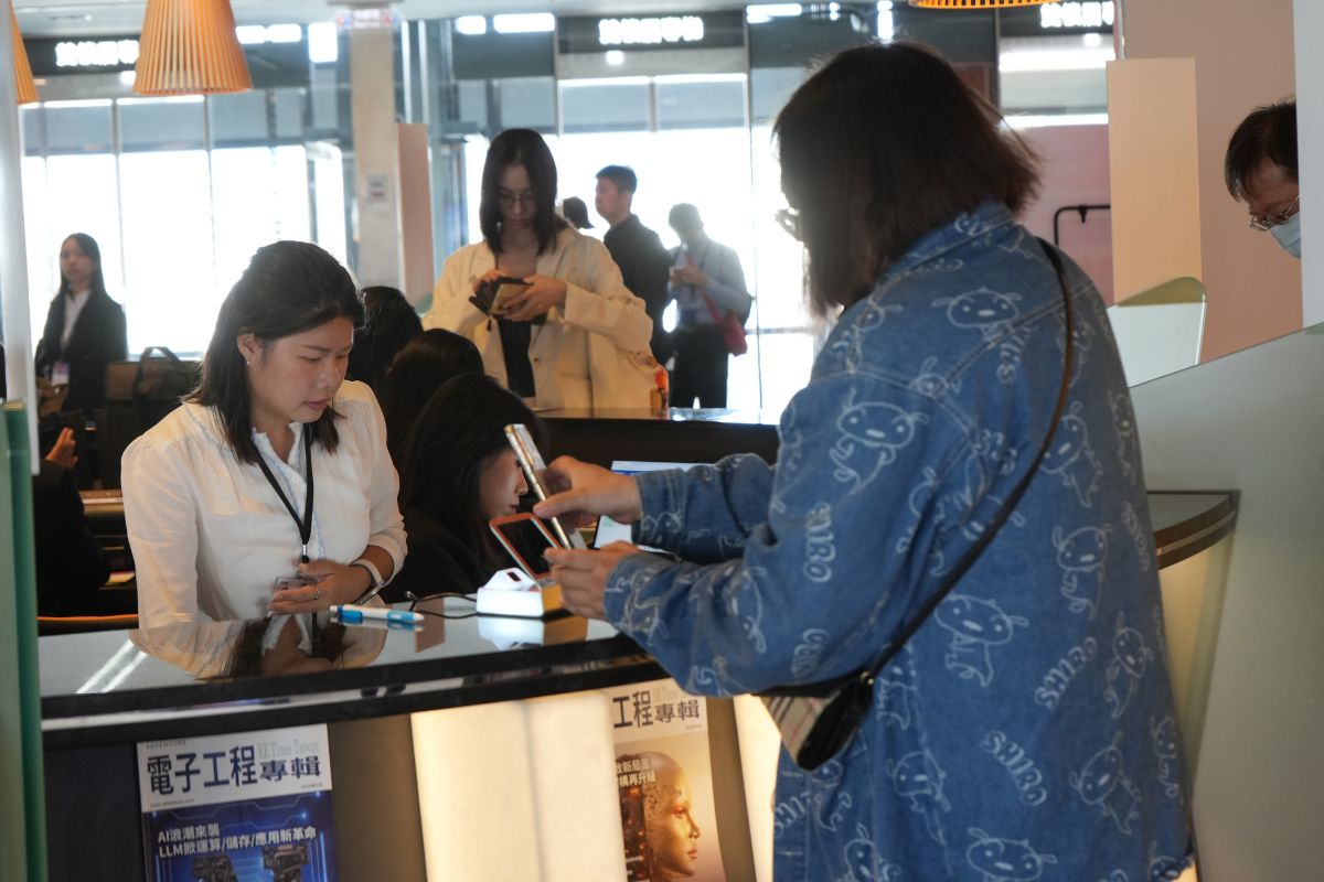 意迪恩-EE前瞻技術大會現場報到處